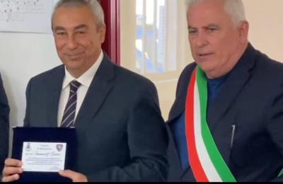 Bolognano, cerimonia per consegna  targa riconoscimento all'ex comandante della Polstrada Innamorati