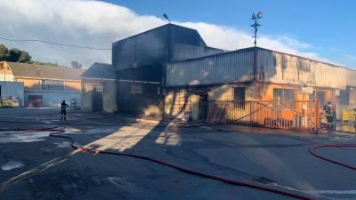 Francavilla al Mare, incendio nel capannone area Patricelli, il sindaco ordina chiusura delle scuole 