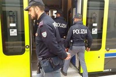 Giulianova, rubano marsupio e utilizzano carte di credito, denunciati due stranieri dalla Polizia Ferroviaria