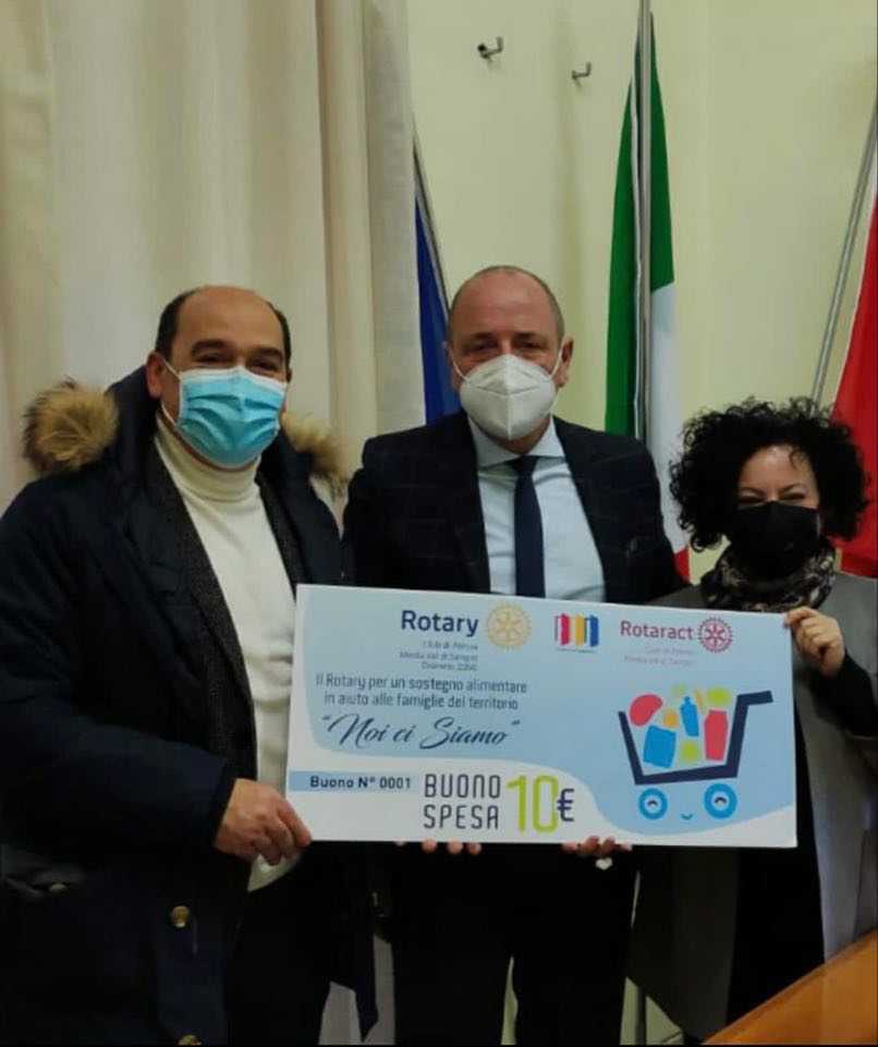 Villa Santa Maria, il Rotary Club Atessa dona al Comune 520 euro per i bisognosi