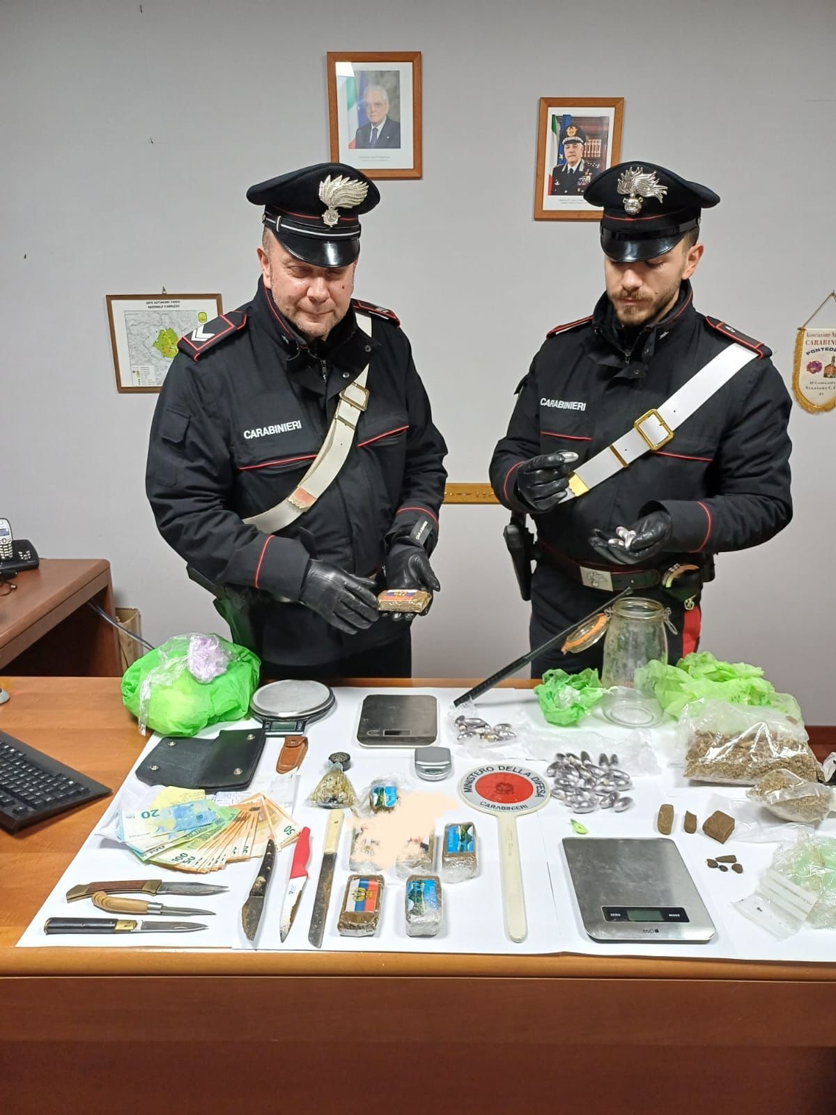 Pescasseroli, ristoratore trovato in possesso di oltre un chilo di stupefacenti, arrestato dai carabinieri