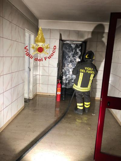  Incendio in un condominio a Pescara: Intervento dei Vigili del Fuoco