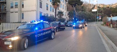 Accoltellò un uomo dopo aver preteso 300 euro: arrestato dai Carabinieri a Roseto