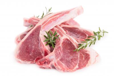 Carne di agnello venduta online senza indicazioni obbligatorie, sanzionato distributore di carni