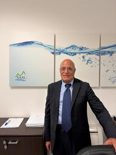 Emozione, applausi e brindisi alla Sasi per la festa di pensionamento di Antonio Di Mascio, responsabile dell’area clienti e front-office della società.