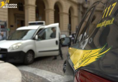 Bucchianico, Fabbrica clandestina di sigarette nel Chietino: scoperto impianto industriale, 8 arresti e un denunciato