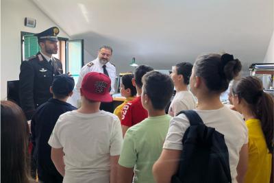 Progetto di cultura della legalità: visita degli alunni delle scuole primarie di Penne alla compagnia Carabinieri