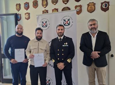 Porto di Ortona, consegnate le licenze a due nuovi allievi ormeggiatori