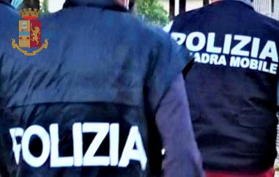  Fotografo dell'Aquila arrestato dalla Polizia per molestia sessuale nei confronti di giovani aspiranti modelle