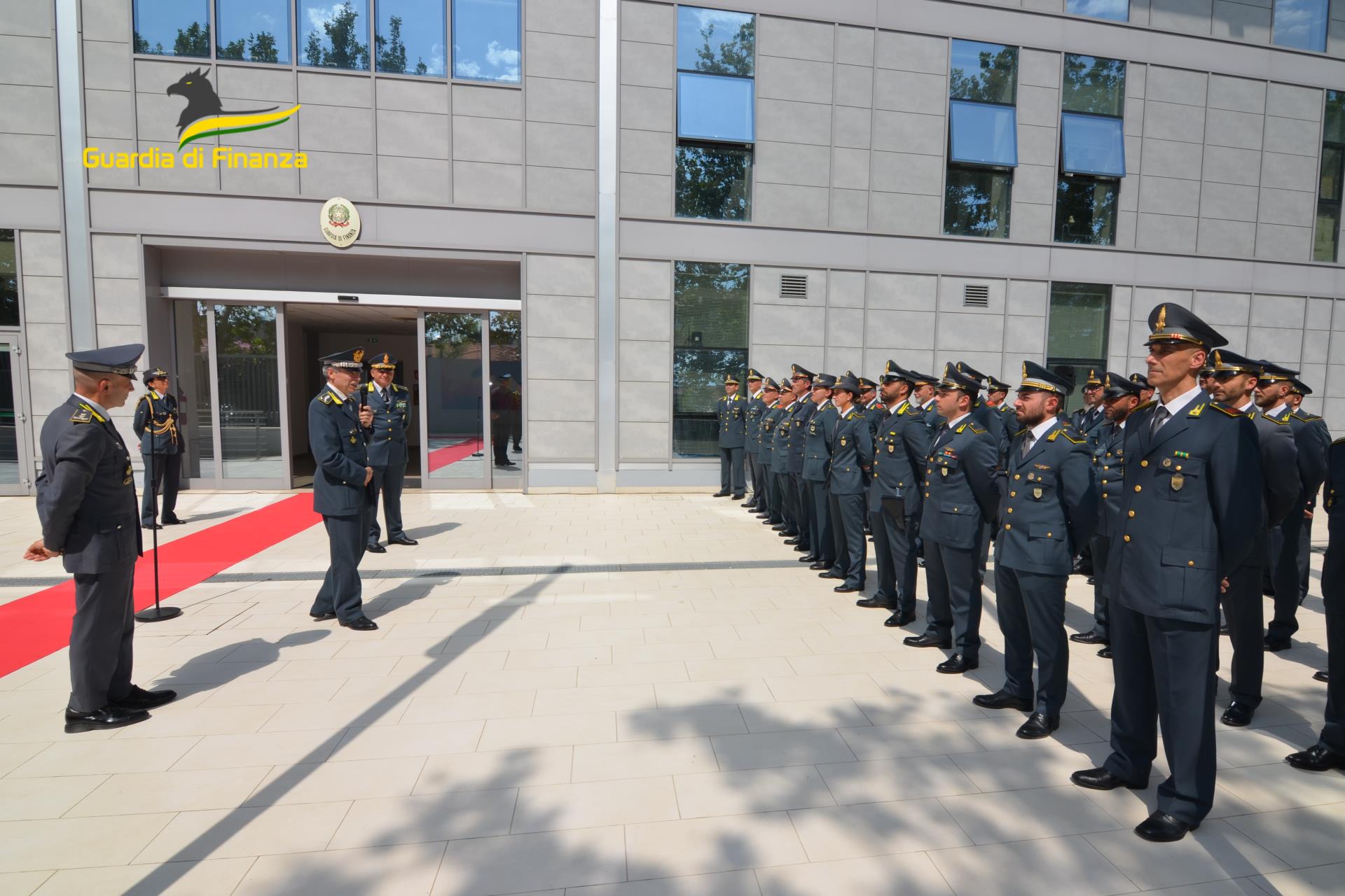 Guardia di Finanza di Pescara, visita del Comandante Interregionale dell'Italia Centrale al Comando provinciale e al Reparto Operativo Aeronavale 