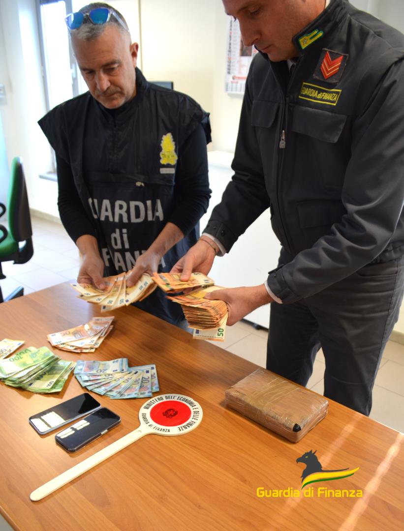 Pescara, Piano Drug Market della Guardia di Finanza, arrestato giovane pescarese con 1 kg di cocaina