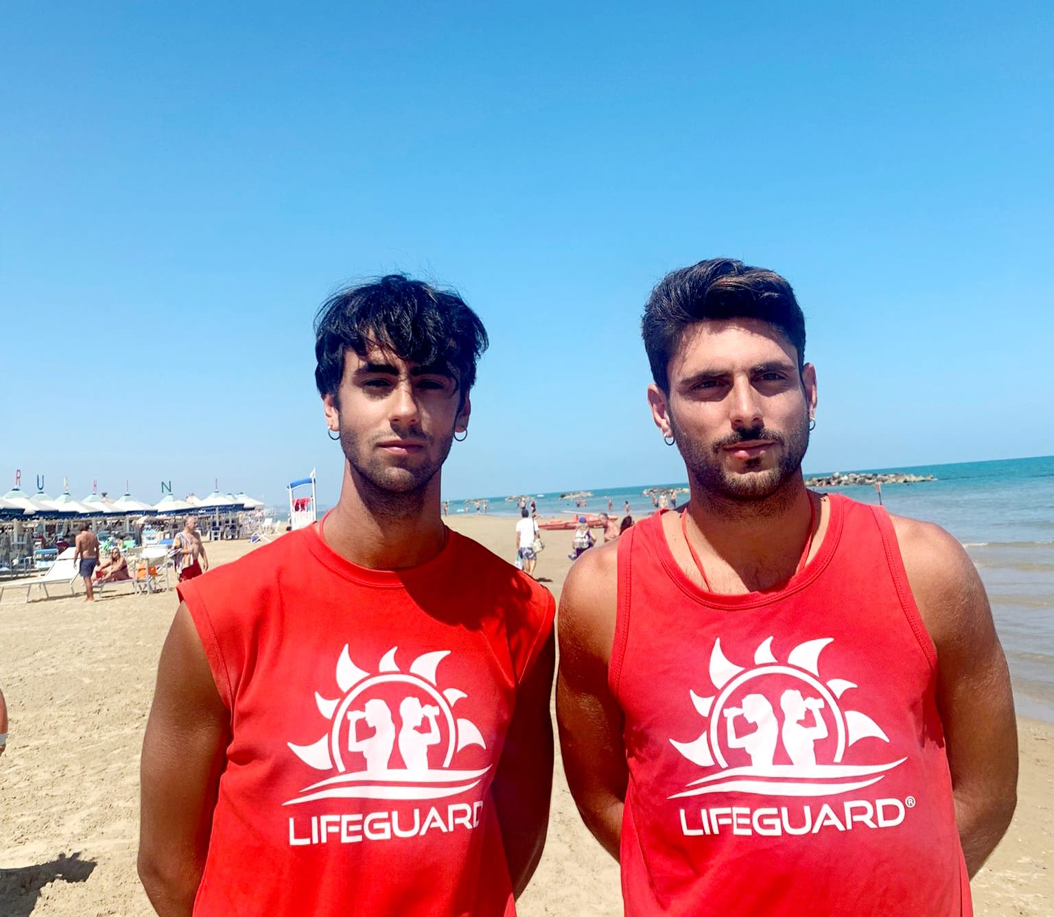 Pescara, bimbo rischia di annegare su tratto di mare antistante la spiaggia libera