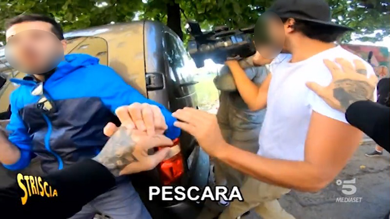 Aggressione troupe Striscia a Pescara, 3 misure cautelari