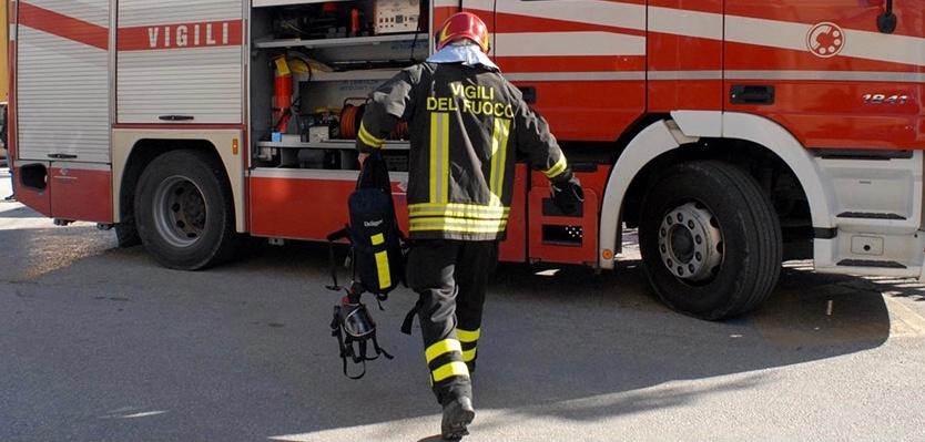 Linea Adriatica Pescara Foggia, circolazione ferroviaria sospesa per un incendio