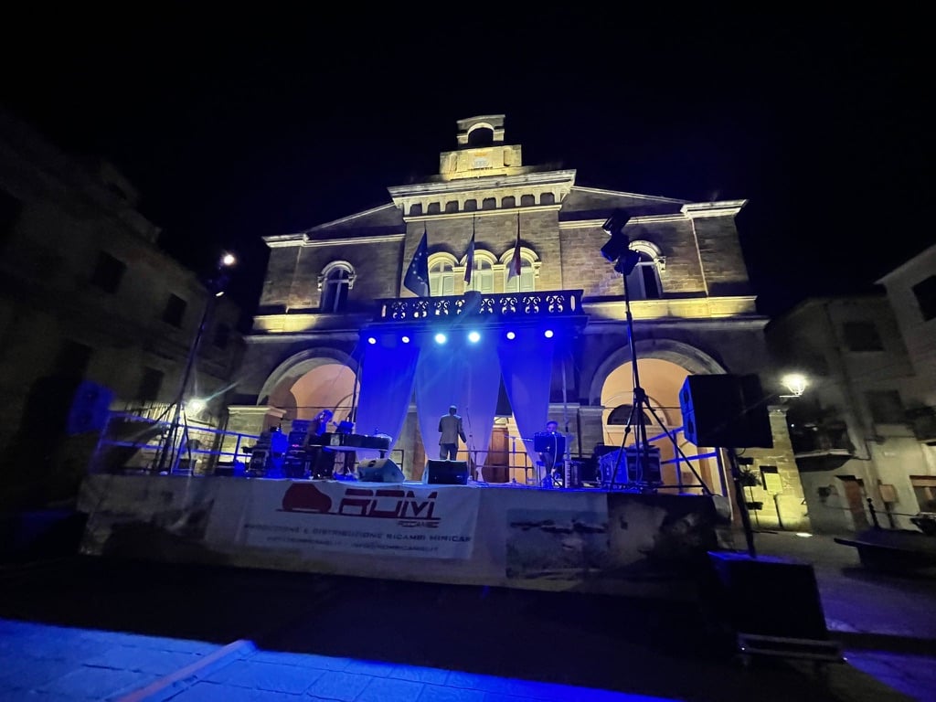 Rocca San Giovanni, grande successo per Tonight, lo show del grande tenore abruzzese Piero Mazzocchetti 