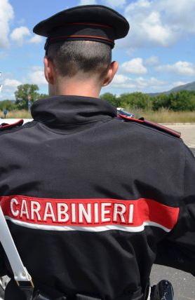 Coronavirus, barbiere a domicilio scoperto dai carabinieri di Chieti fugge per 4 km, fermato e denunciato