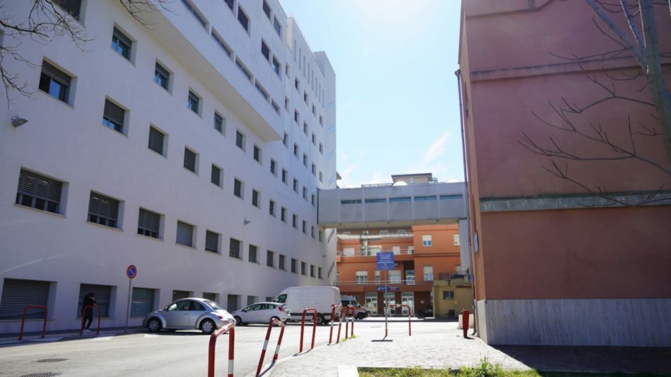 Coronavirus, 5 pazienti lasciano la terapia intensiva di Chieti. Erano tutti in gravi condizioni ma ce l'hanno fatta