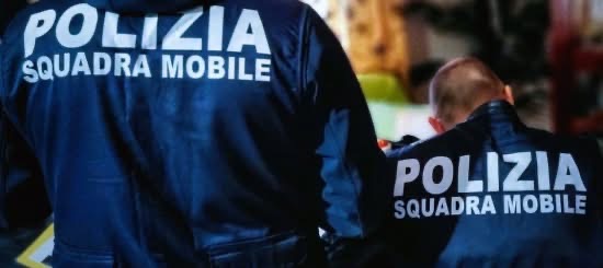 Oltre 1,7 chili di cocaina nascosti nei cassetti delle tapparelle: arrestata dalla polizia di Pescara quarantenne a Chieti
