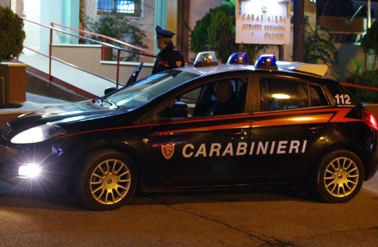 Blitz dei Carabinieri  di Vasto a San Salvo: Arrestato 48enne con pistola, munizioni e marijuana