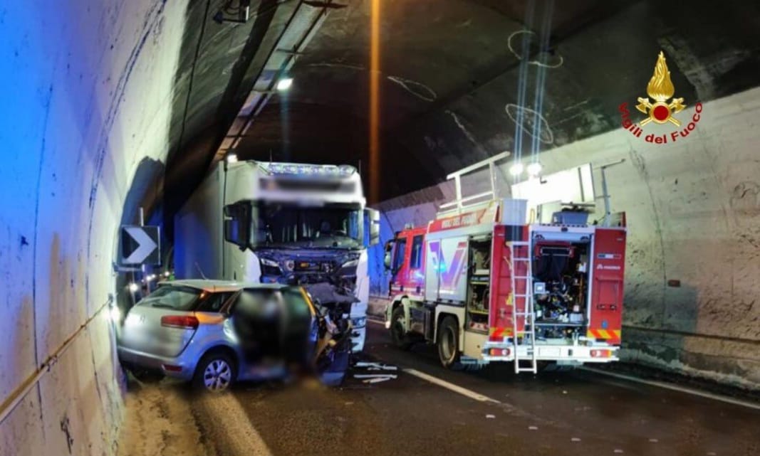 Terribile incidente stradale sulla A14, muoiono l'atleta paralimpico Andrea Silvestrone e due suoi figli. Vivevano a Montesilvano