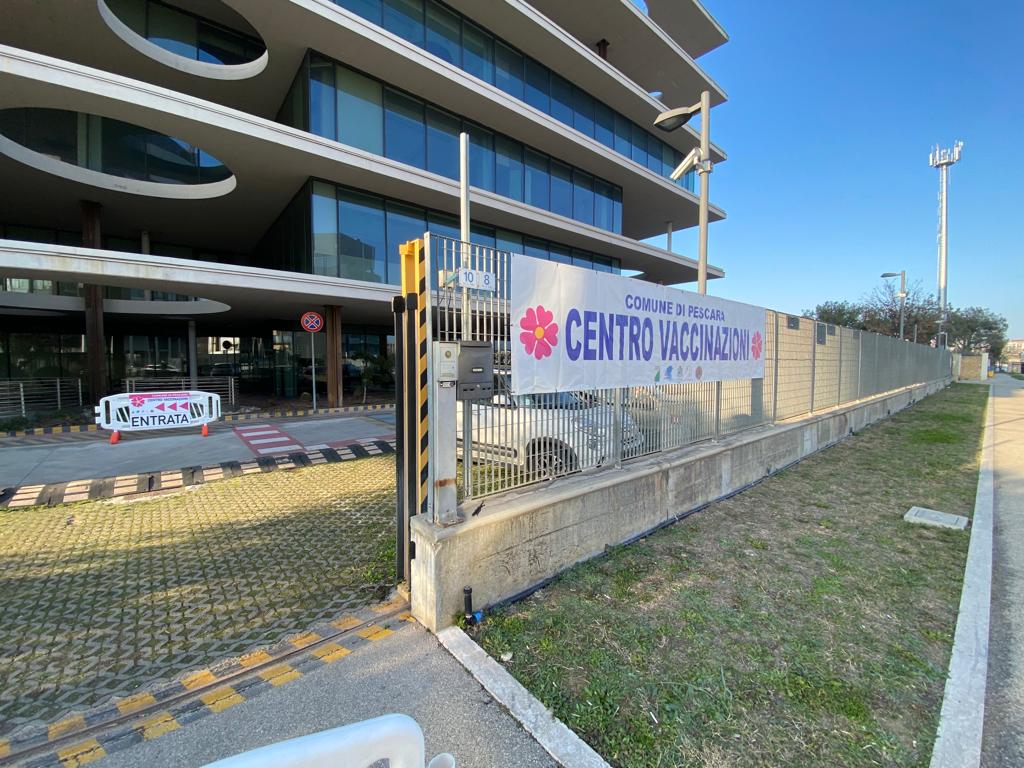 Coronavirus, aperto nel pomeriggio il secondo hub vaccinale di Pescara