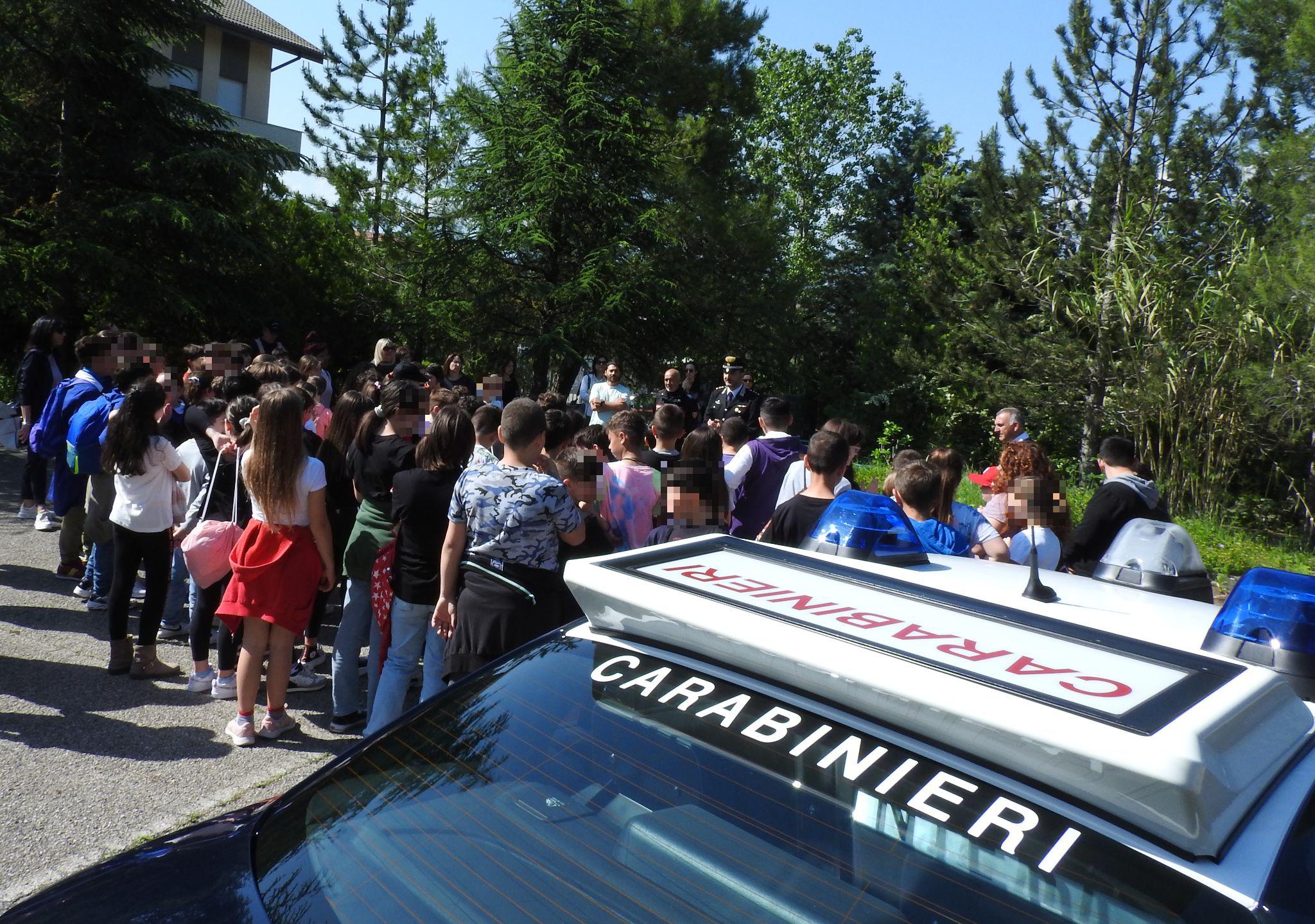 La Compagnia Carabinieri di Penne apre le porte ai ragazzi delle scuole primarie 