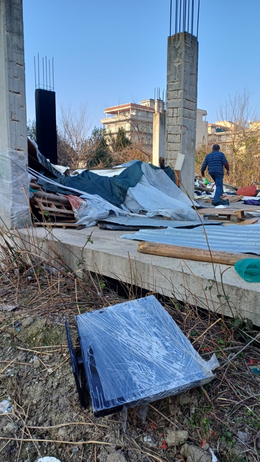 Pescara, blitz della polizia locale nell'area Clerico in via Tavo, denunciate tre persone