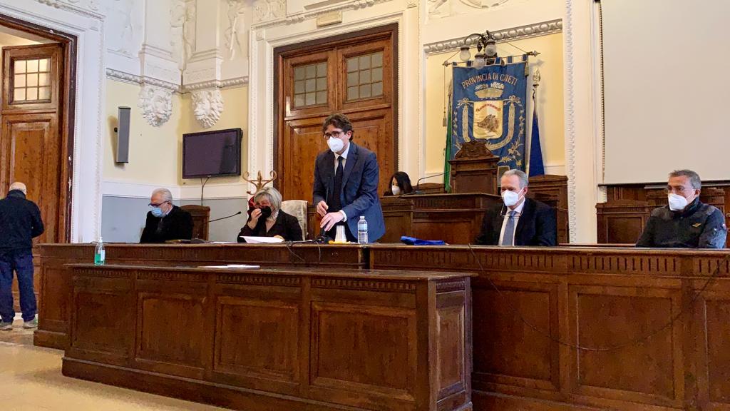 Chieti, prima seduta del Consiglio provinciale, convalida e giuramento del neo Presidente Francesco Menna