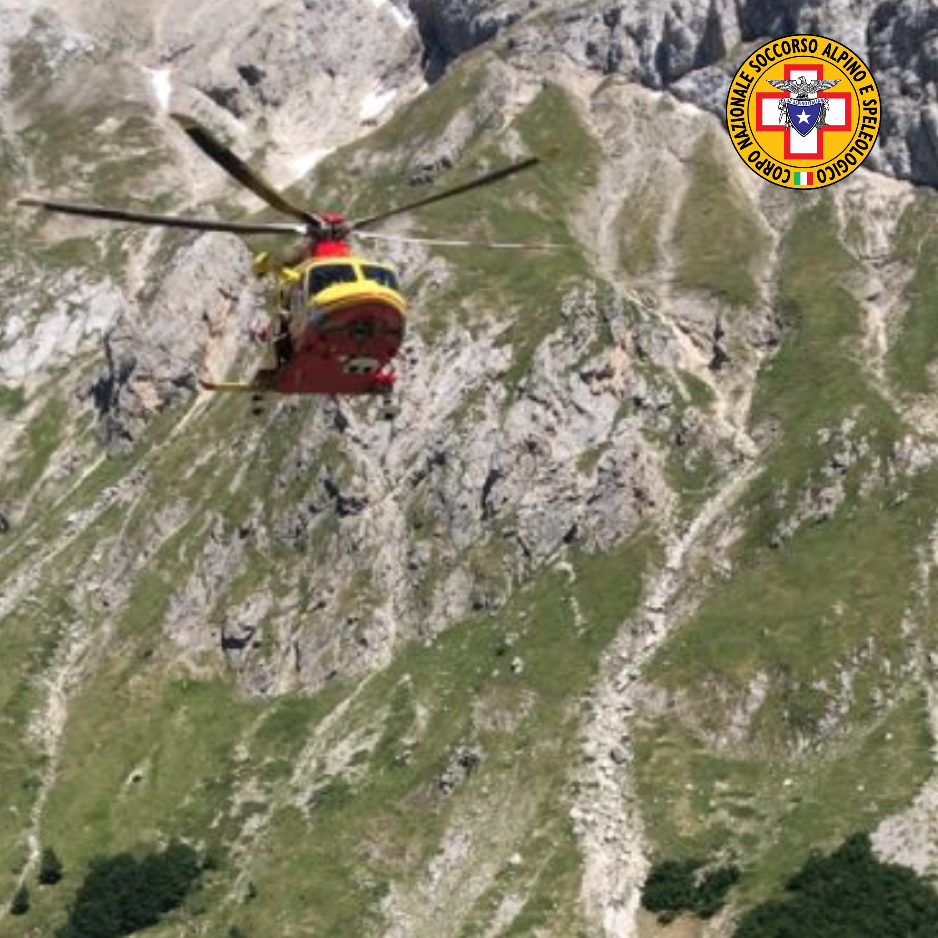 ALPINISTA SI LUSSA LA SPALLA DURANTE L’ARRAMPICATA A QUOTA 2 MILA METRI SUL GRAN SASSO