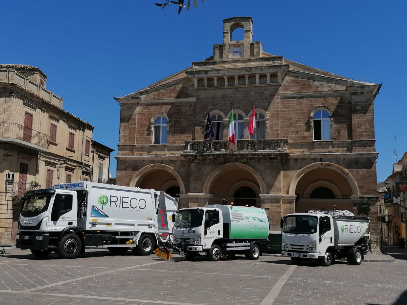 Rocca San Giovanni: nuovi mezzi per il serivizio di igiene urbana