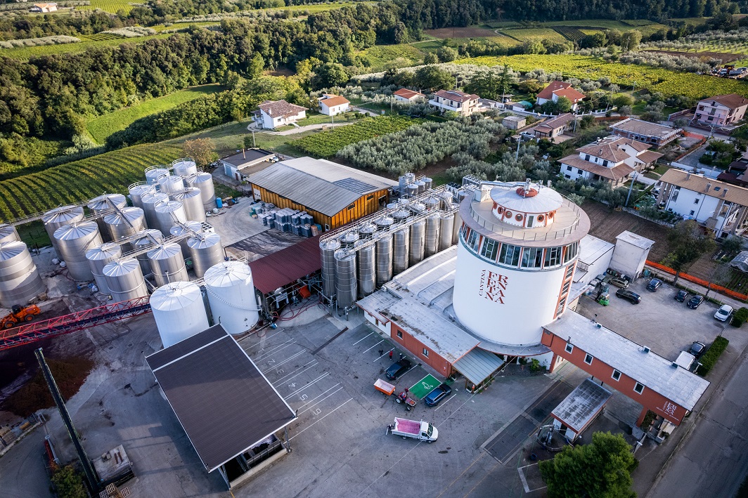Rocca San Giovanni, Cantina Frentana: fatturato e produzioni in crescita, l'azienda brinda al bilancio 2021