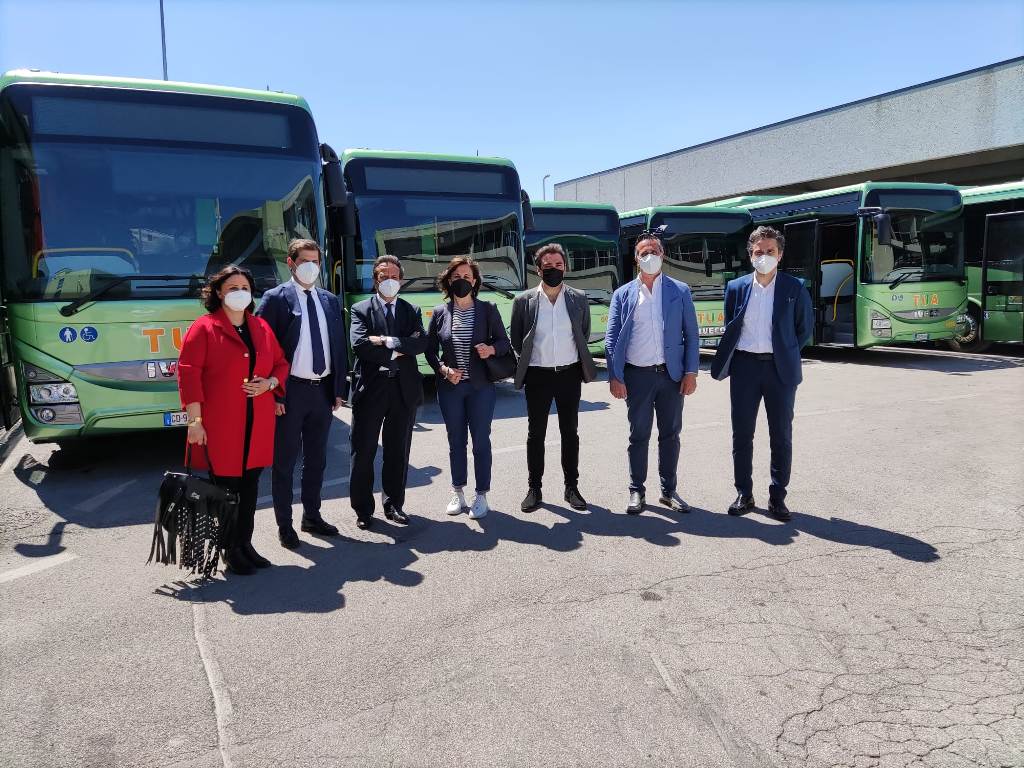 La TUA presenta 8 nuovi bus a bassissimo impatto ambientale che entreranno in servizio in provincia di Teramo