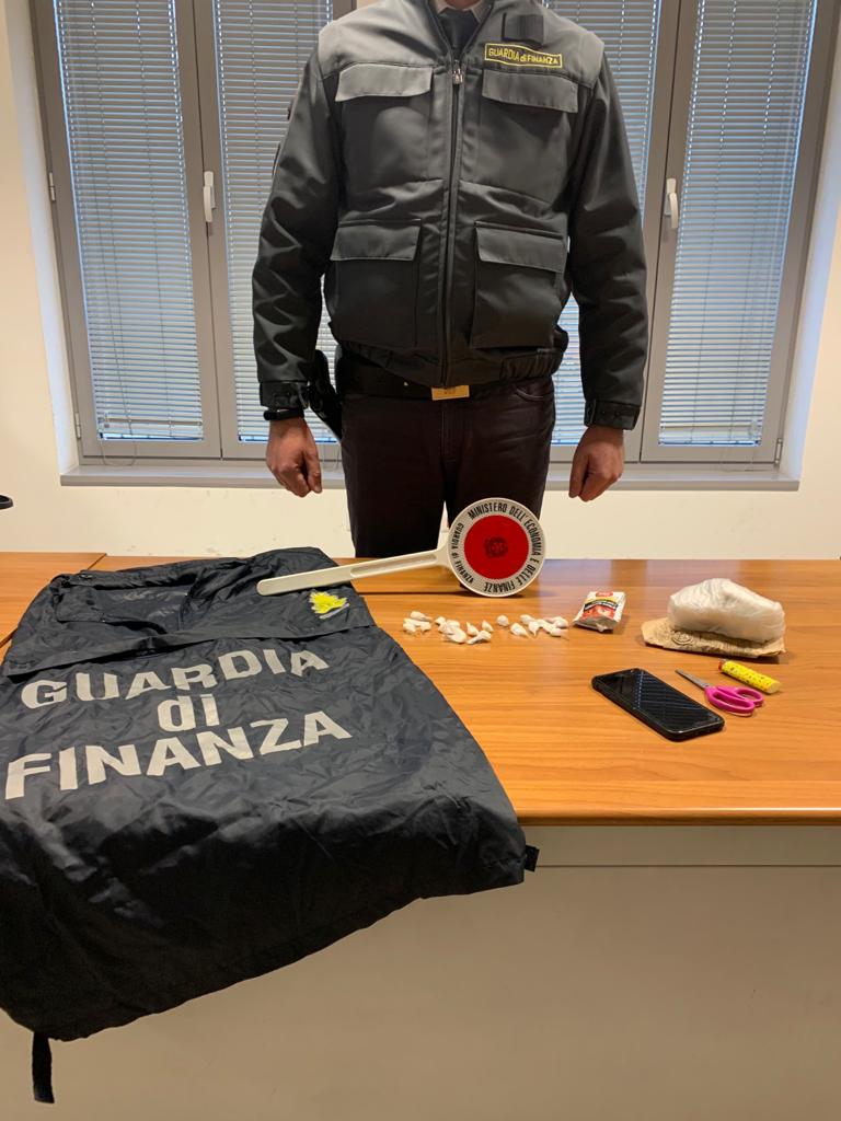 La Guardia di Finanza di Pescara arresta un 45enne trovato in possesso di cocaina pronta da spacciare