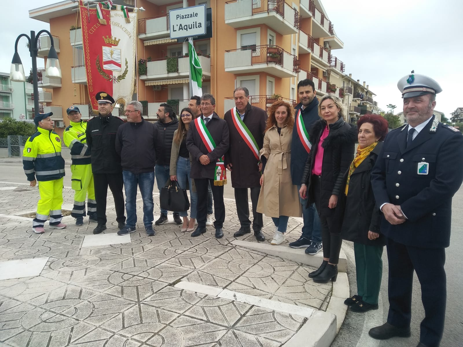 Inaugurato piazzale L’Aquila a Fossacesia nel segno della memoria della città colpita dal sisma del 2009