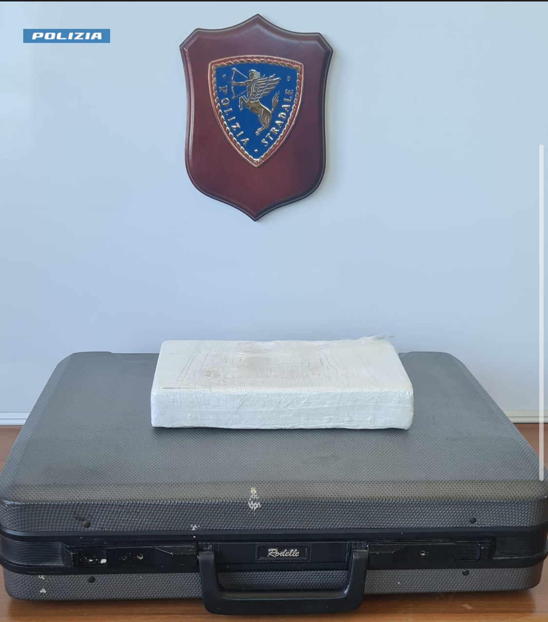 L’Aquila, in auto con un chilo di cocaina, arrestato dalla Polizia 