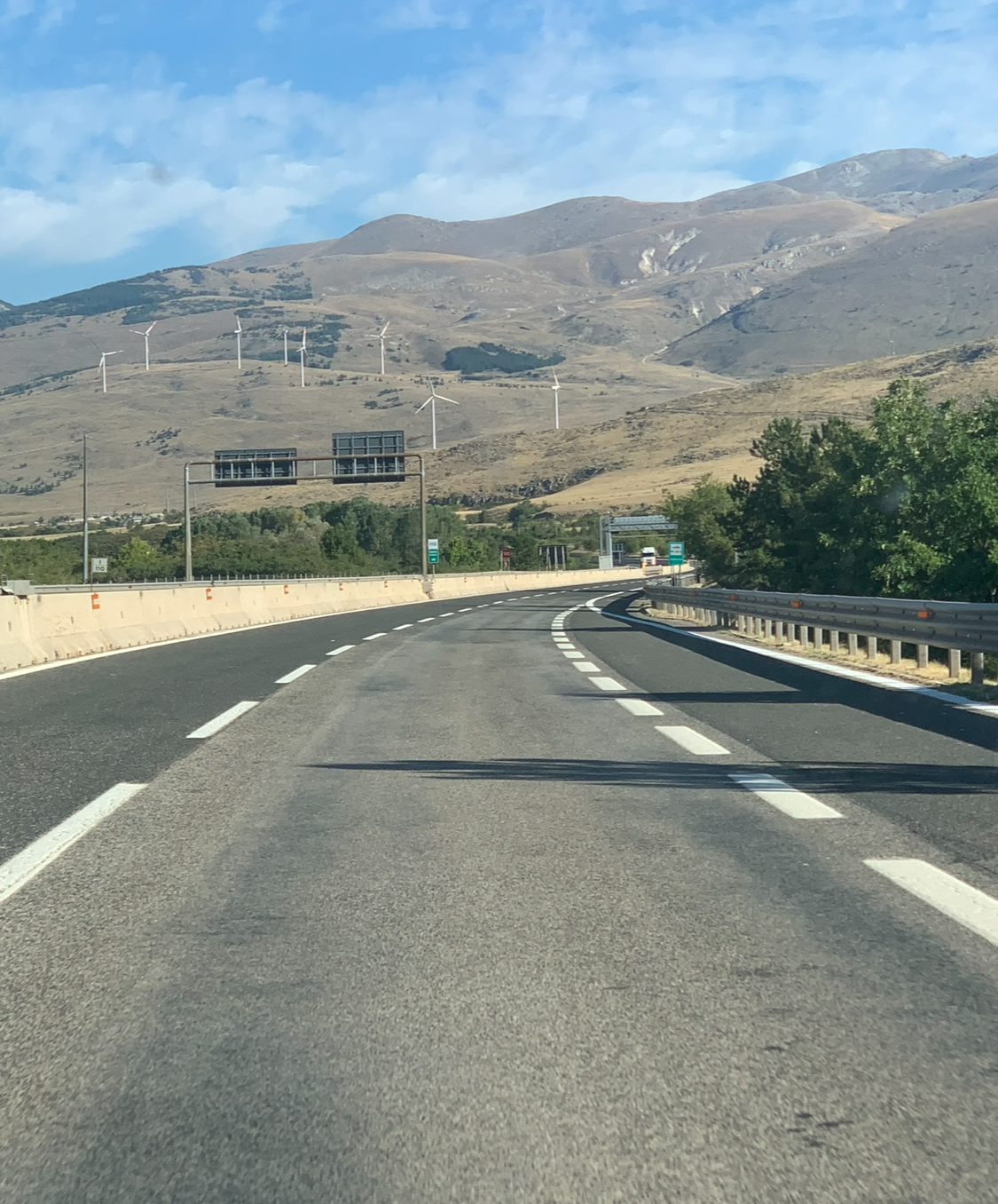 Sulmona, operaio viene investito  da un’auto in galleria  A25, 3 km di coda