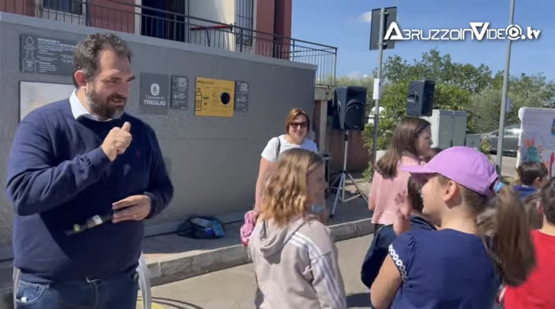 Treglio premia i cittadini virtuosi: buoni spesa per chi ha conferito plastica nel 'mangiaplastica'