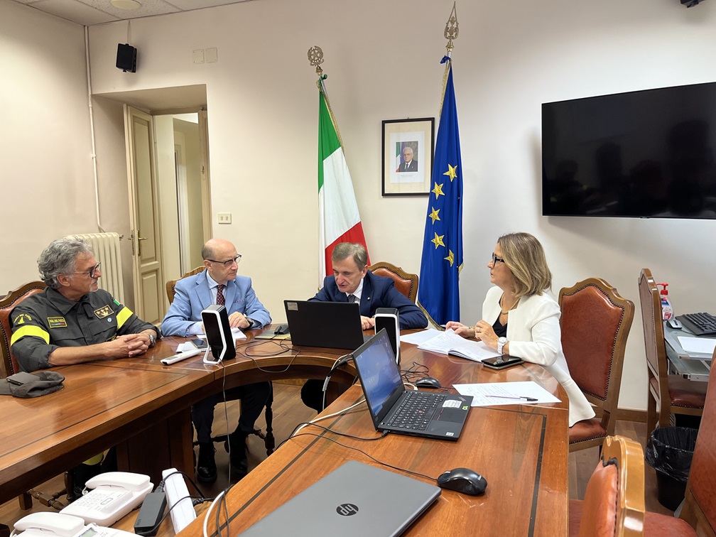Incendio alla Mag,Ma di Chieti Scalo, incontro in prefettura: permangono piccoli focolai