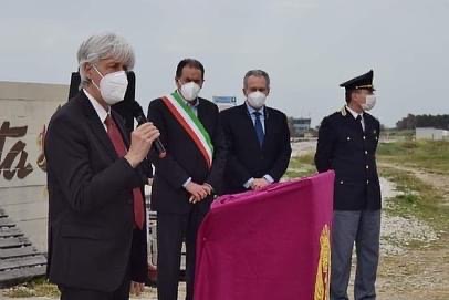 Fossacesia, cerimonia toccante in ricordo dei tre poliziotti del reparto volo morti in un incidente nel 2005