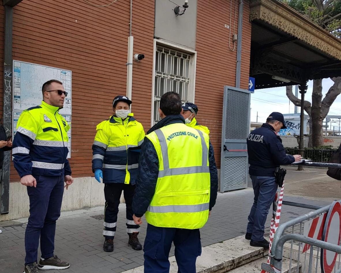Coronavirus, donna con sospetto Covid sorpresa alla stazione di Giulianova bloccata e rimandata a casa