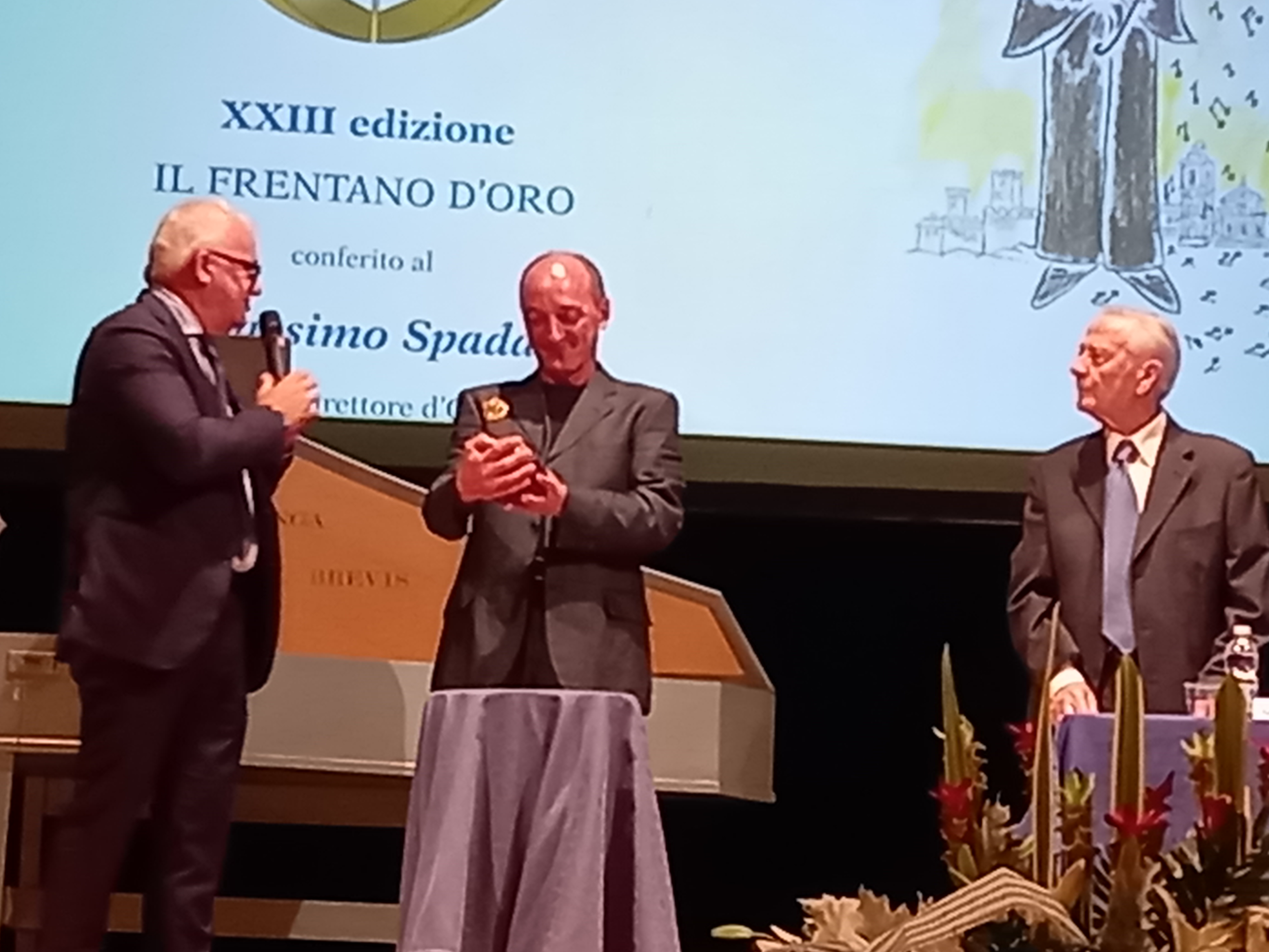 Successo per la cerimonia di premiazione del XXIII Frentano d’Oro al Maestro Massimo Spadano