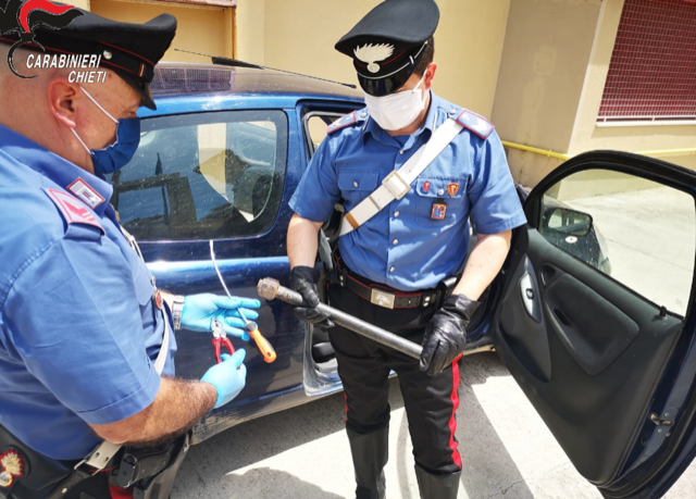 Ortona, ladri di auto in trasferta da Foggia trovati in possesso di arnesi da scasso