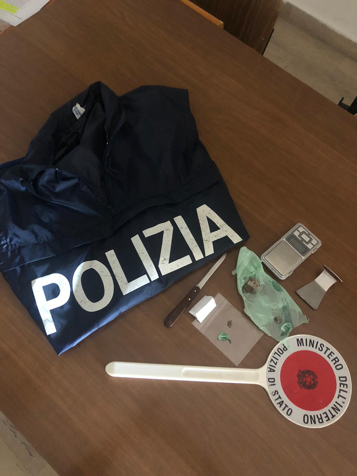 Lanciano, sorpreso a spacciare eroina vicino ad una scuola, arrestato dalla Polizia un 68enne