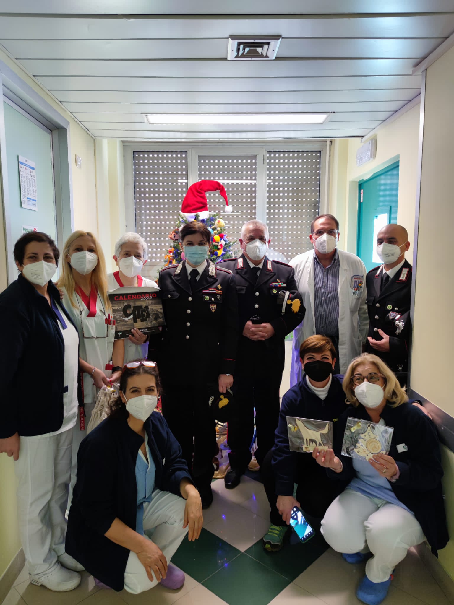 Avezzano, La Befana del Reparto Carabinieri Biodiversità di Castel di Sangro torna a far visita ai piccoli ricoverati negli ospedali