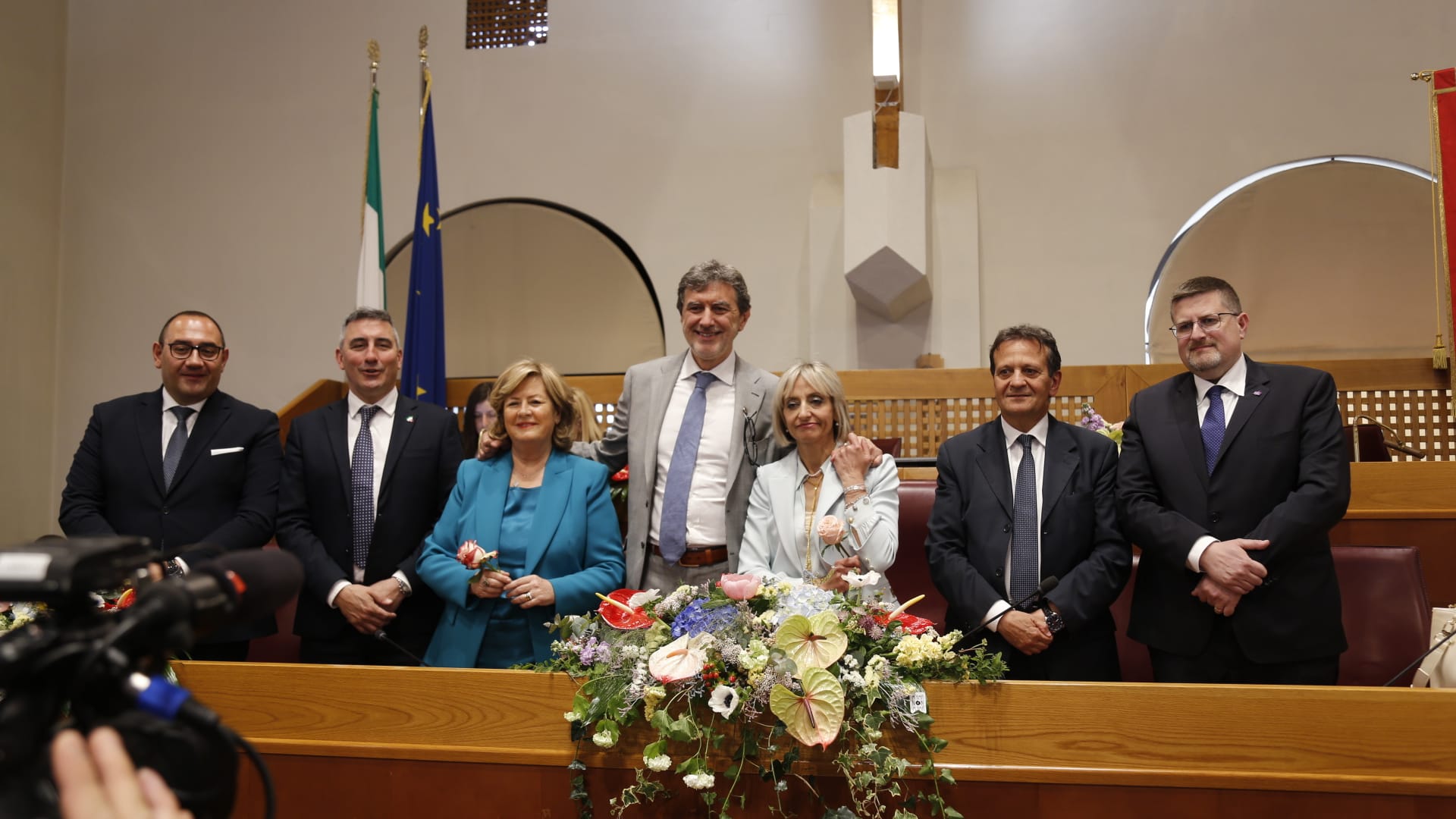 Regione Abruzzo, Il presidente Marco Marsilio ha firmato oggi il decreto di nomina dei 6 assessori