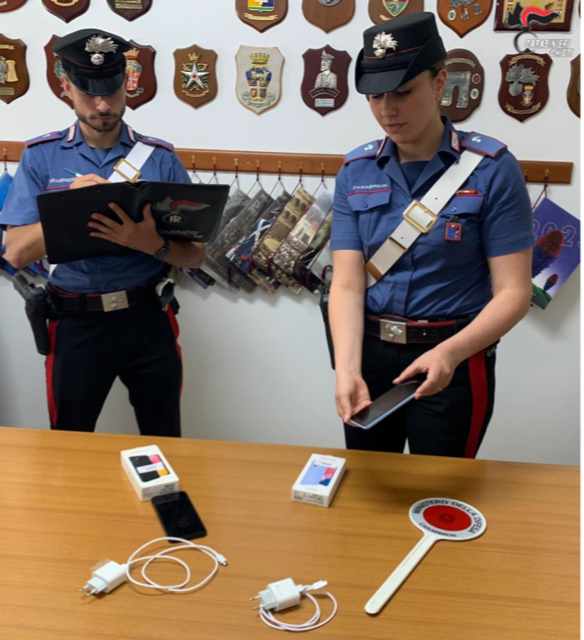 Casalbordino, rubano con destrezza un portafoglio ad un'anziana, prelevano dal Bancomat e fanno acquisti, individuati dai carabinieri