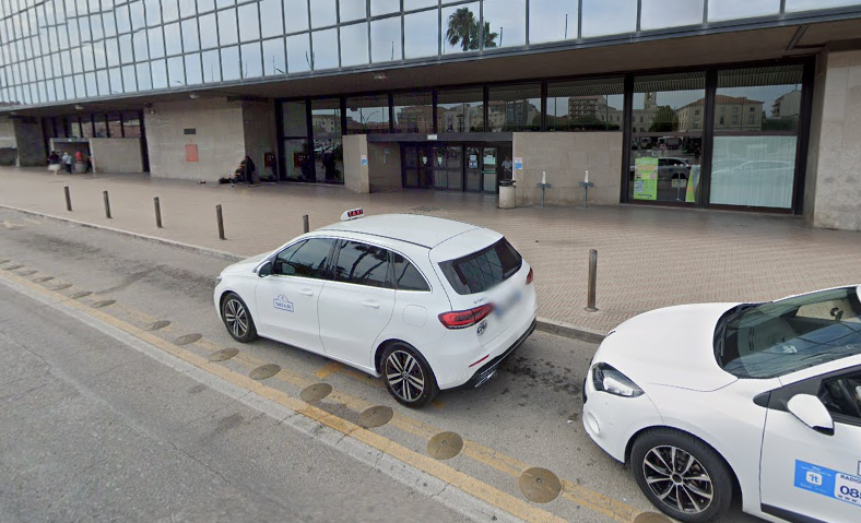 Tassista aggredito davanti alla stazione di Pescara Centrale