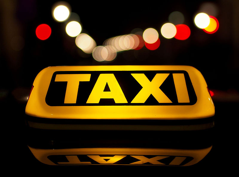 Servizio taxi, il Presidente della Regione firma il decreto che assegna gli spazi di stazionamento