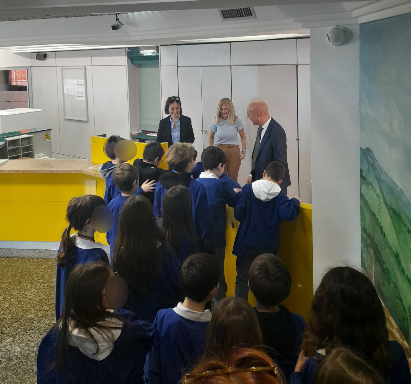 Gli alunni delle scuole primarie di Montesilvano in visita alla Carifermo