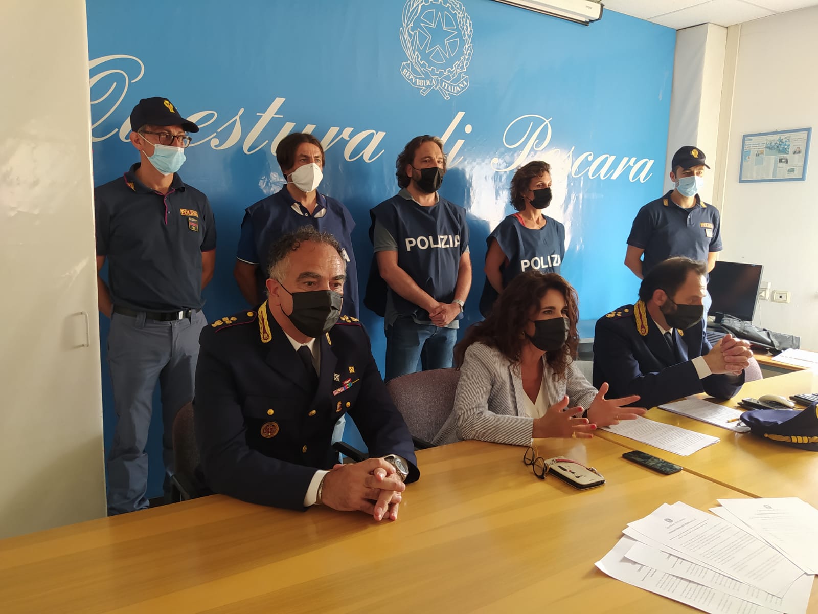 Pescara, sequestrano una giovane connazionale per portarla oltre confine, arrestati dalla Polizia due bulgari